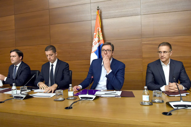 ЕКОНОМСКА ОЛУЈА: Србима не дају чак ни кисеоник!